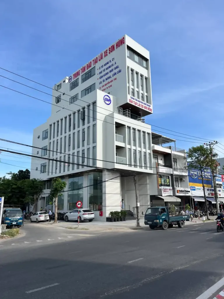 Trung tâm đào tạo lái xe Sơn Hùng